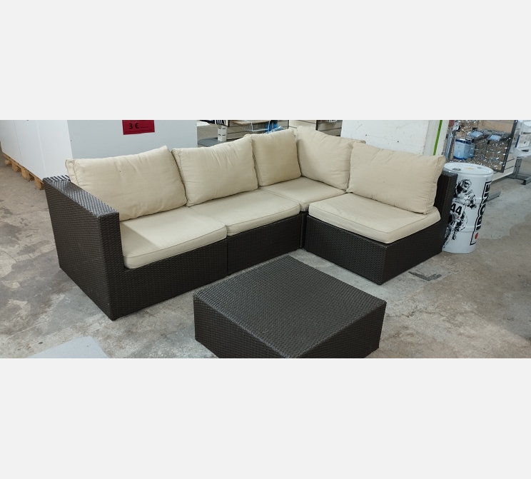 Canapé d'angle de jardin avec table basse