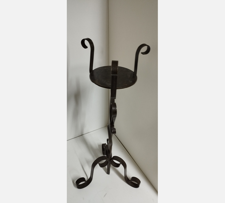 Porte plantes en fer forgé