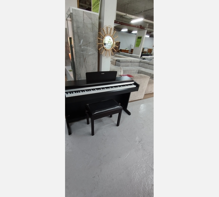 Piano électrique Arius avec tabouret