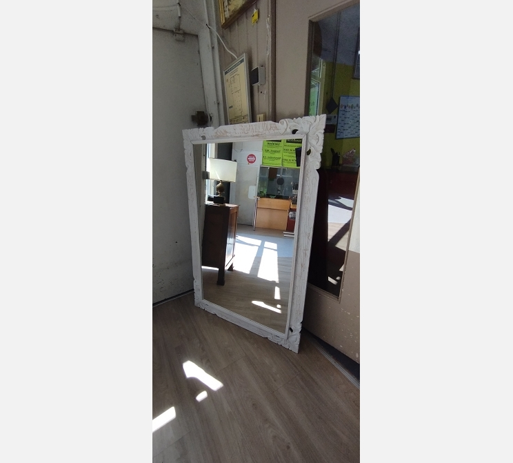 Miroir rectangulaire en manguier blanchi .
