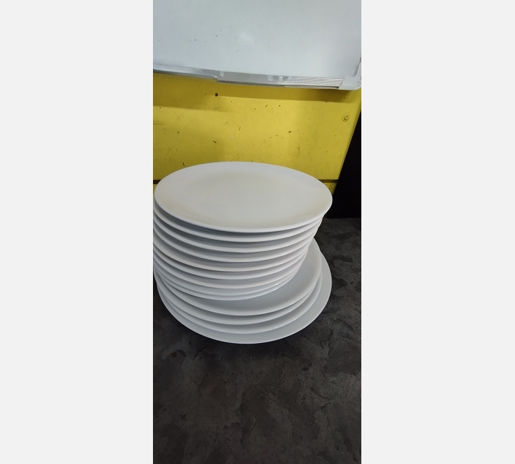 Seerie d'assiette blanche